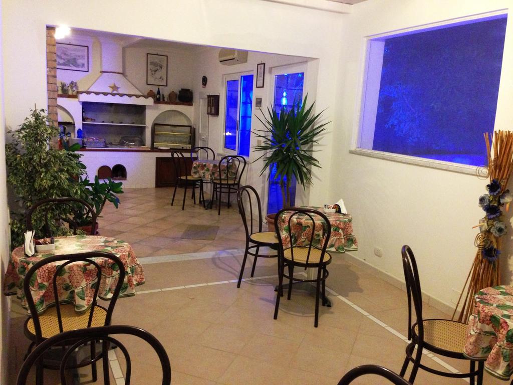 Mediterraneo Bed & Breakfast อนากาปรี ภายนอก รูปภาพ