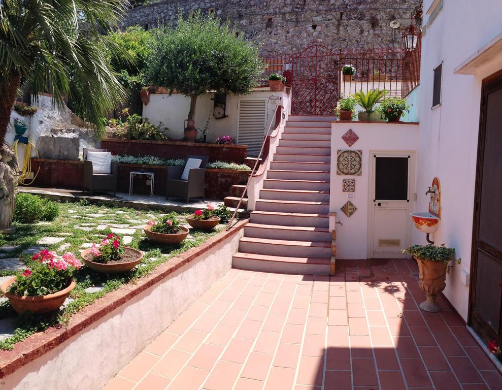 Mediterraneo Bed & Breakfast อนากาปรี ภายนอก รูปภาพ