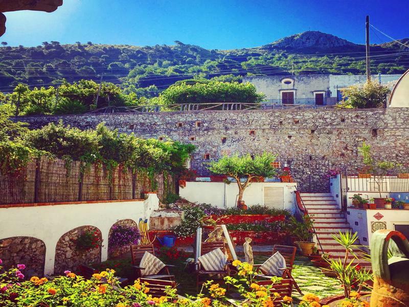 Mediterraneo Bed & Breakfast อนากาปรี ภายนอก รูปภาพ