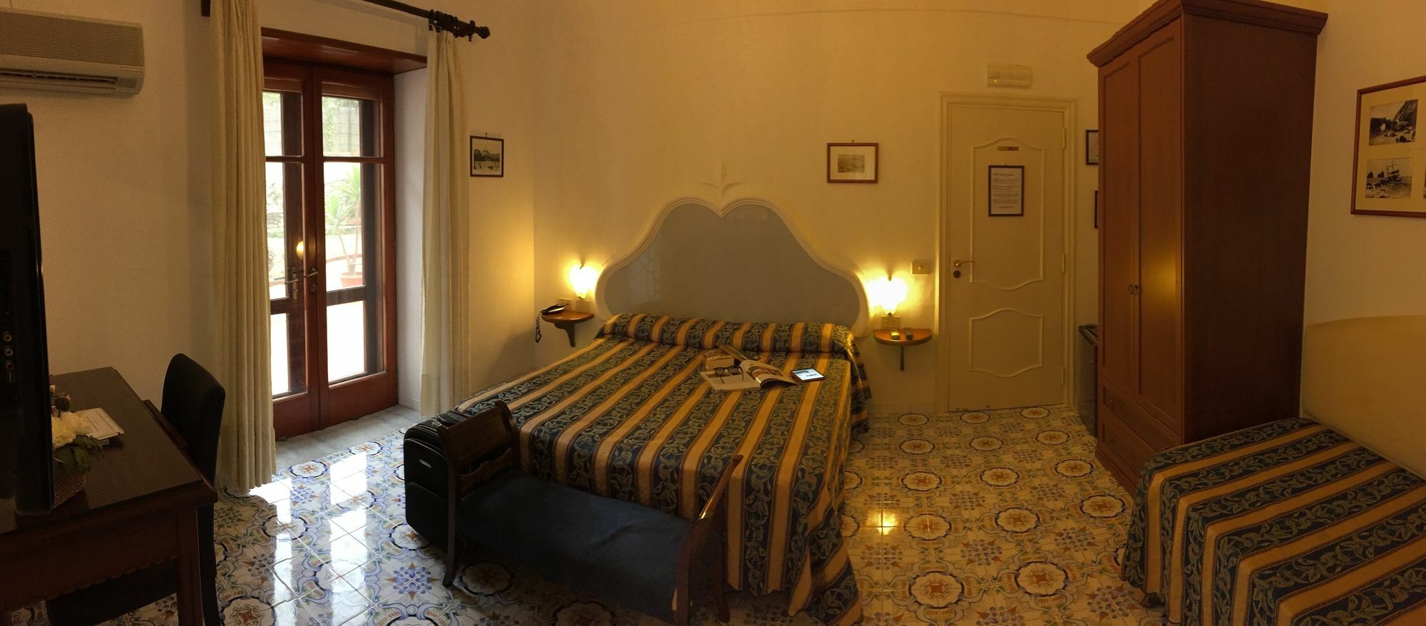 Mediterraneo Bed & Breakfast อนากาปรี ภายนอก รูปภาพ