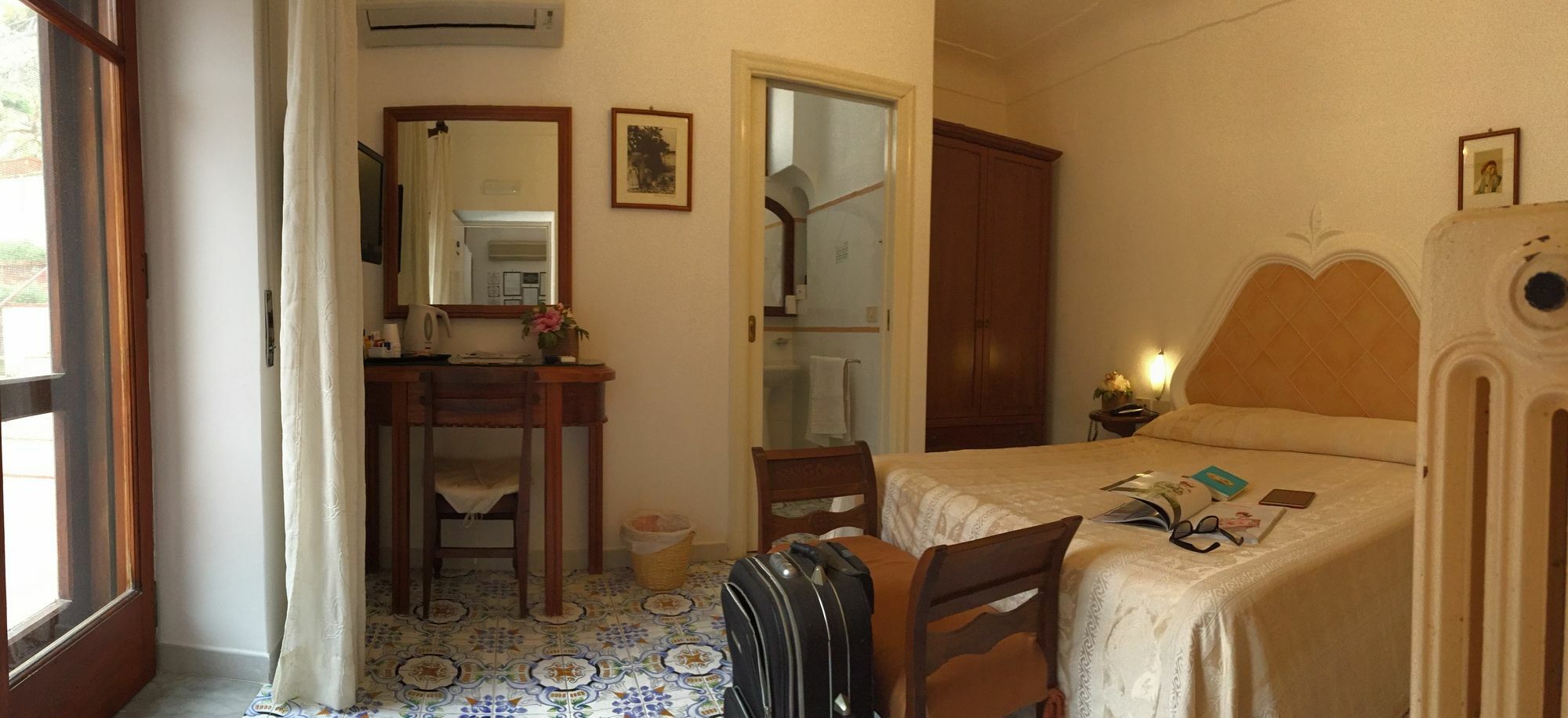 Mediterraneo Bed & Breakfast อนากาปรี ภายนอก รูปภาพ
